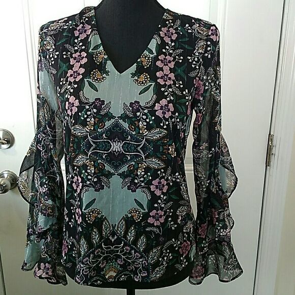 IZ Byer Floral print blouse with ruffled sleeves - Picture 1 of 6